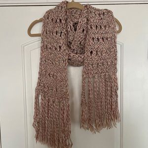 American Eagle Chunky Knit Pink Scarf